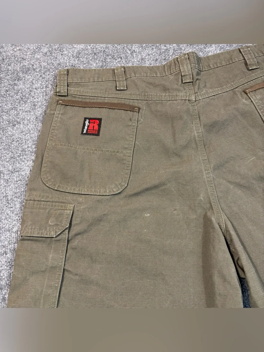 Wrangler RIGGS Workwear Carpenter Ripstop Shorts Mens 42 Green Canvas Cargo Duty